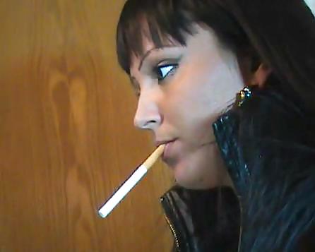 ドイツ人喫煙者のフェティッシュ・クイーン、サンドラ
 #12555632
