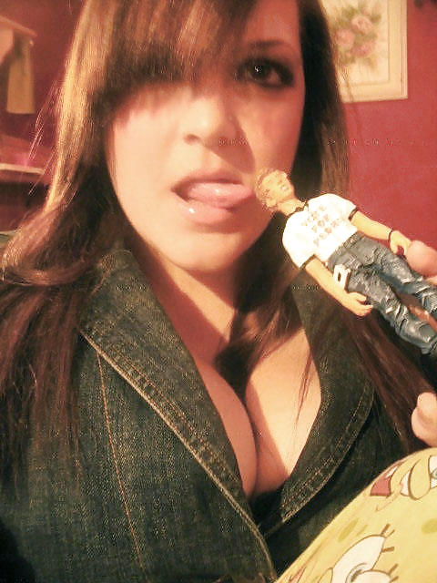 Smoking Hot Brunette Camgirl (Busty winter) Photo Gallery #392364