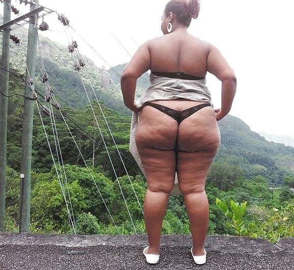 BIG Round & FAT Asses Outdoors! #2 #18014744