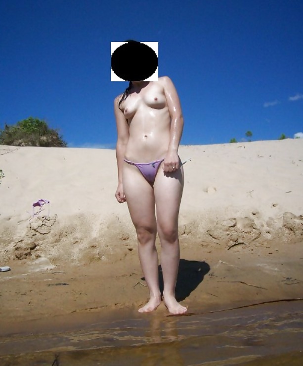 Bucetudinha da praia - figa calda in spiaggia pubblica
 #21608050