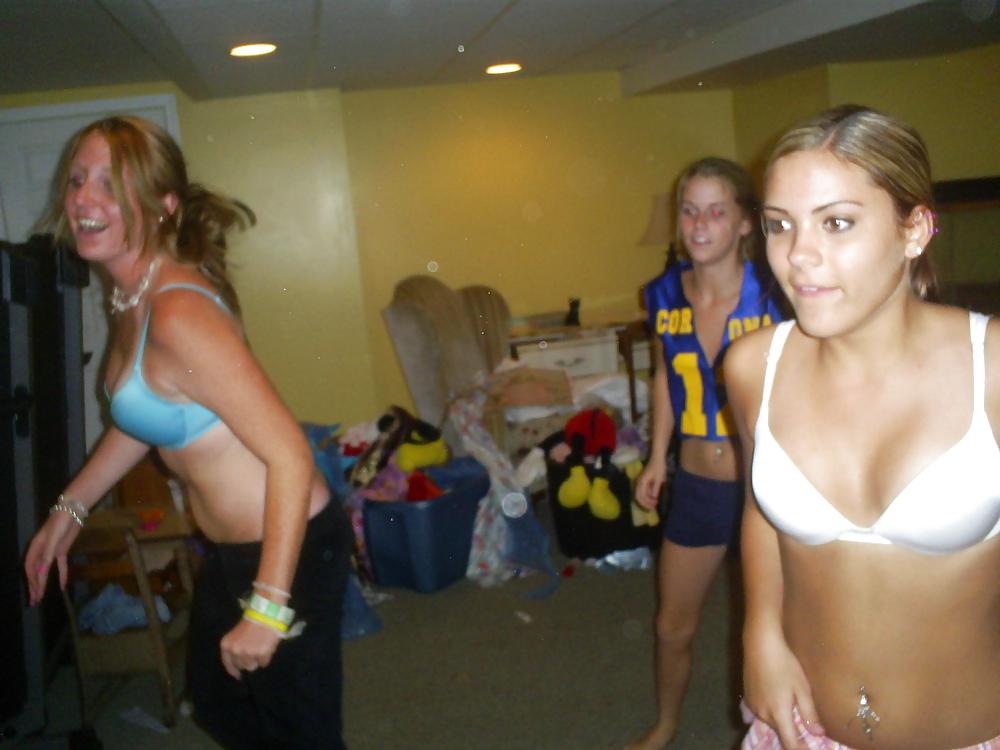 Bra babes 75
 #18549409