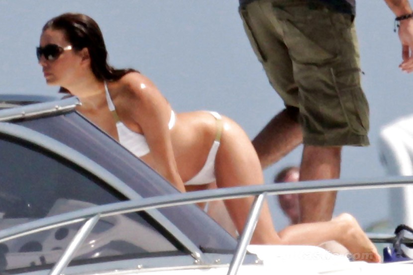 Eva Longoria Dans Un Minuscule Bikini Blanc #4389275