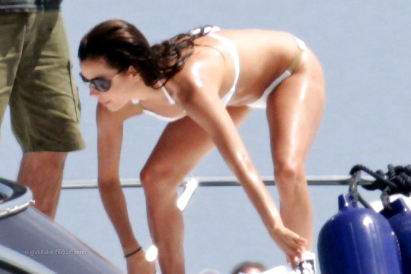 Eva Longoria In Einem Winzigen Weißen Bikini #4389313