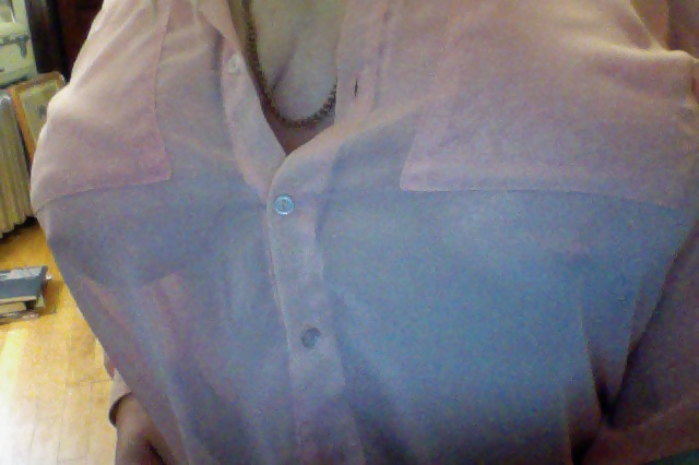 Ist Es Für Mich In Ordnung, Mein Neues Hemd Zu Tragen Zu Arbeiten? #11994589