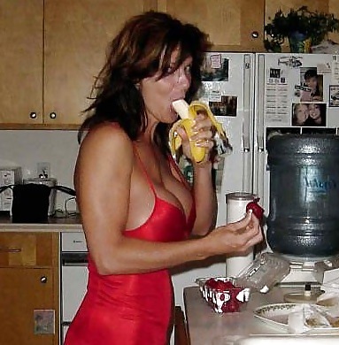 Deauxma  Relaxing at home