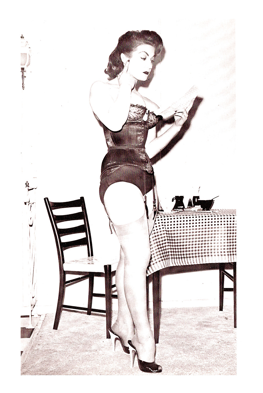 Vintage Magazines Mistress in Satin - Diane Kaye #1499396