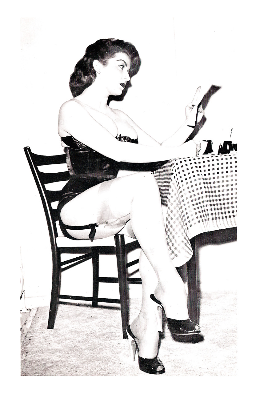 Vintage Magazines Mistress in Satin - Diane Kaye #1499508