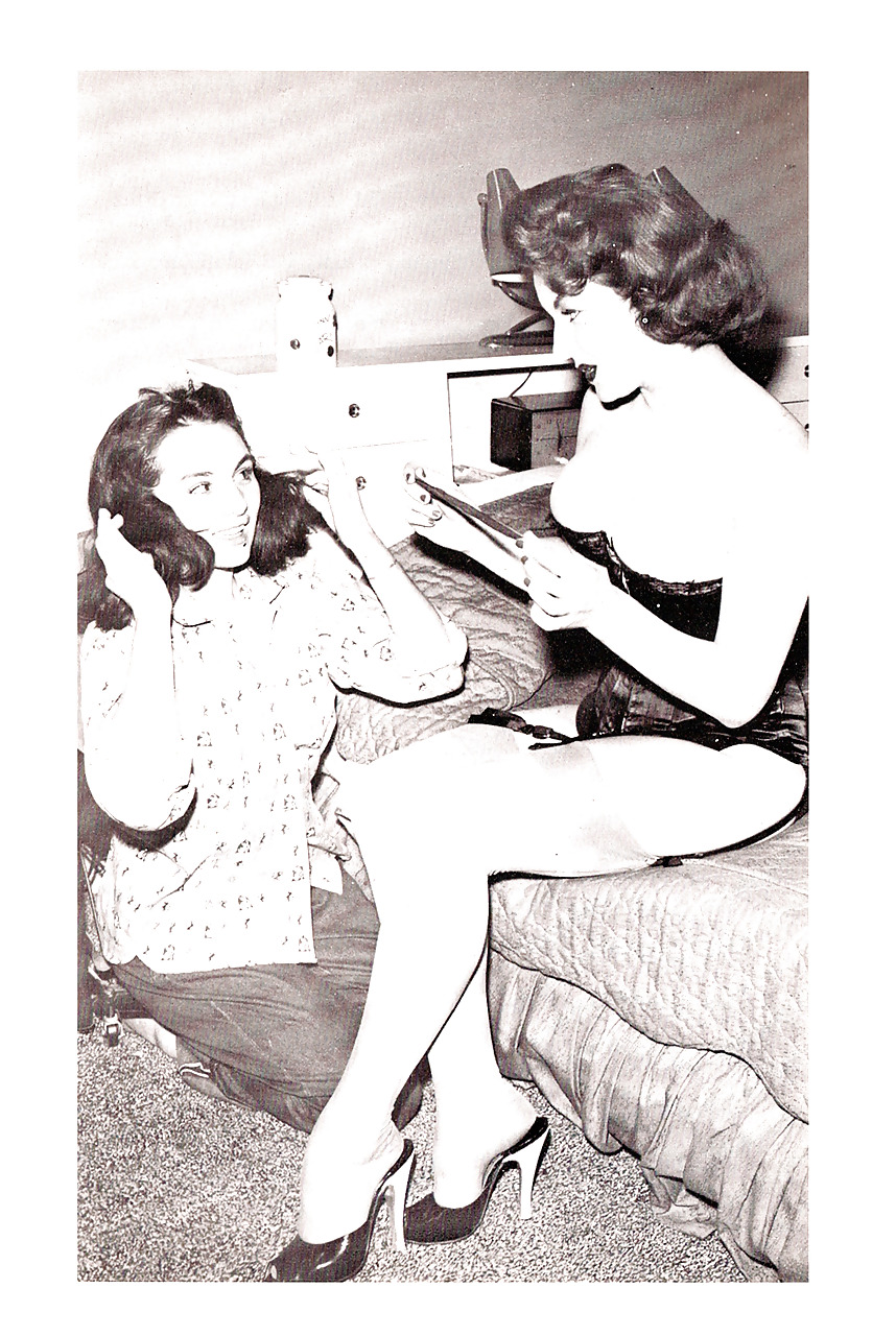 Vintage Magazines Mistress in Satin - Diane Kaye #1499537