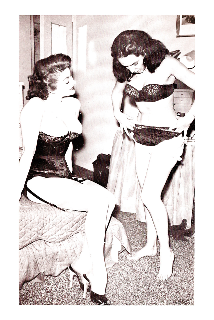 Vintage Magazines Mistress in Satin - Diane Kaye #1499674