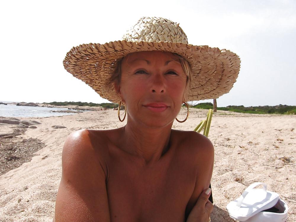 Milf La Plus Sexy Sur La Plage #6974241