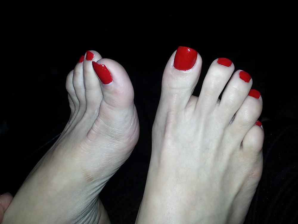 Wife red feet q #22043667