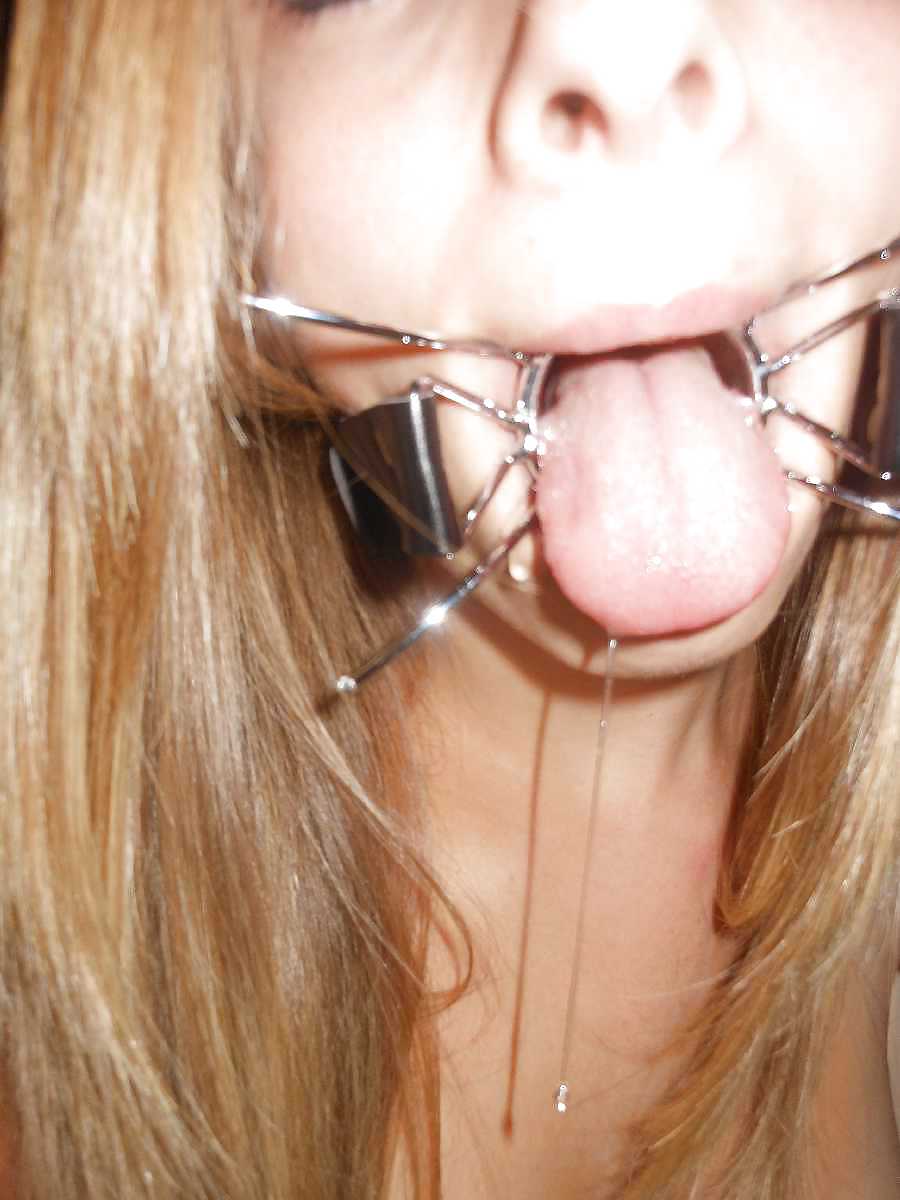 Fetiche de boca y lengua - n. c. 
 #16936691