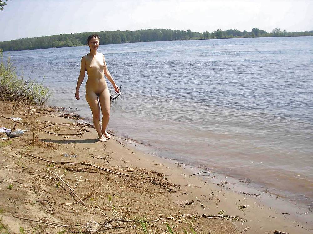 Desnudo en la playa
 #11544123