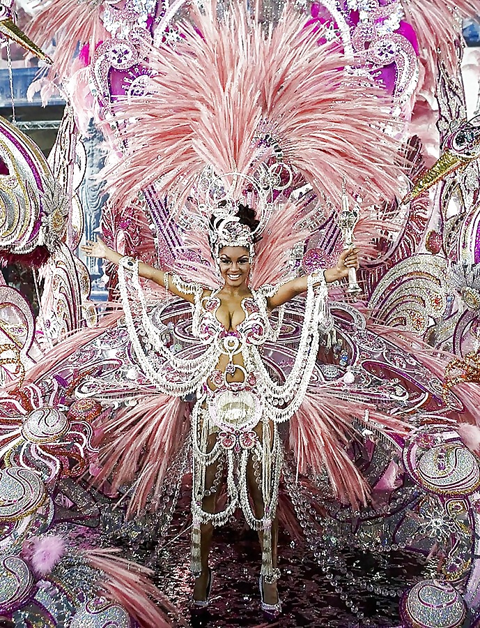 Femmes Sexy De Carnaval Brazilian #22139168