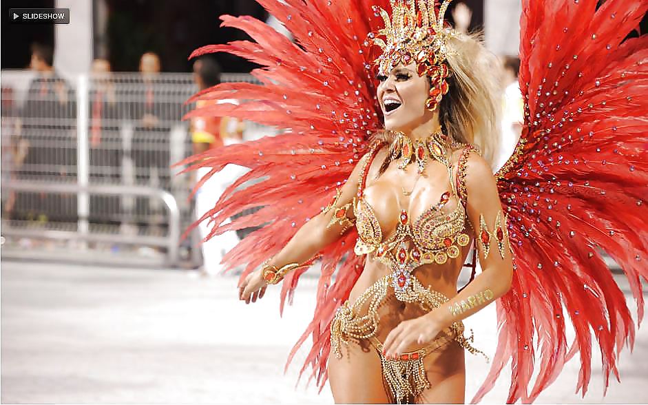 Femmes Sexy De Carnaval Brazilian #22139237