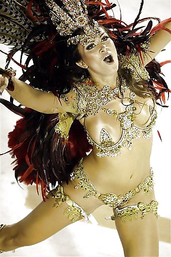 Carnevale brasiliano donne sexy
 #22139267