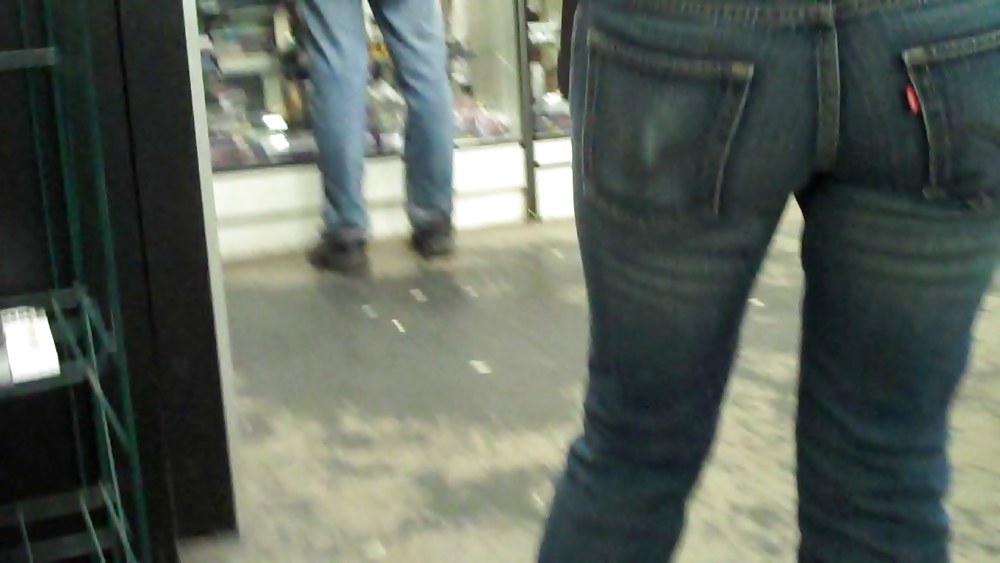 Blue jeans farciti con le estremità posteriori culo e culi
 #9896261