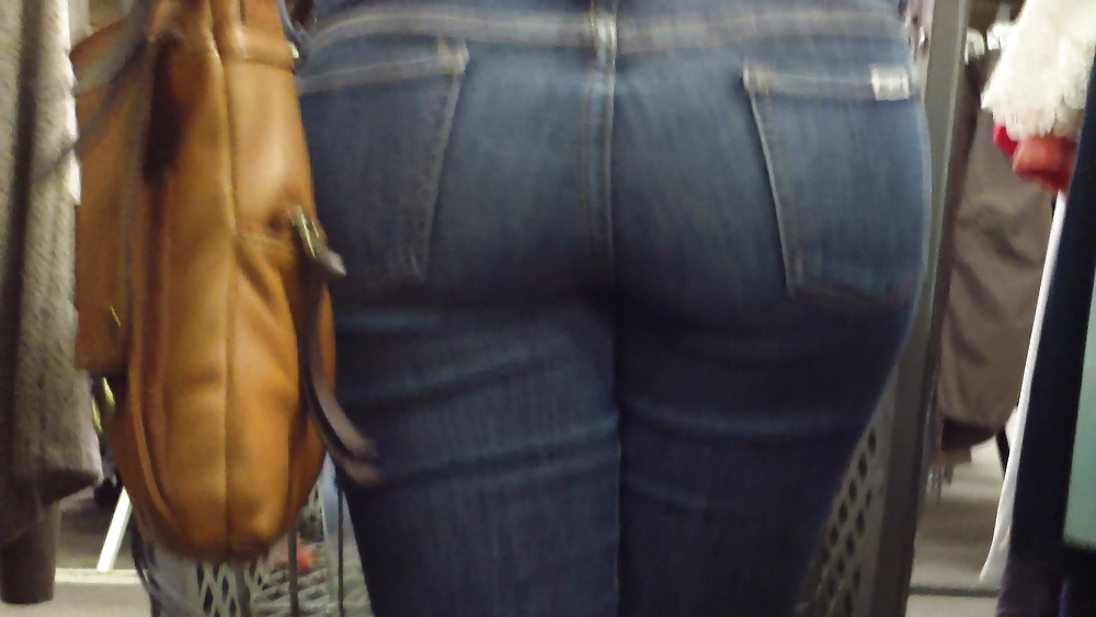 Teen ass & butt up close #11262424