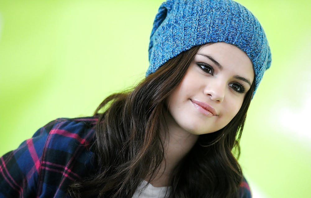 Selena Gomez #13160936