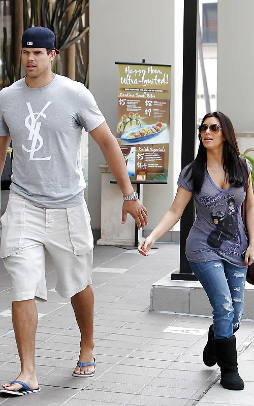 Kim Kardashian in Beverly Hills shopping candids #4229224