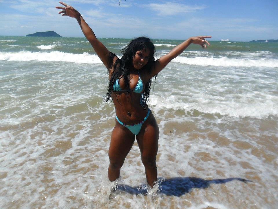 Bruna brasiliana in spiaggia rio das ostras
 #15461345