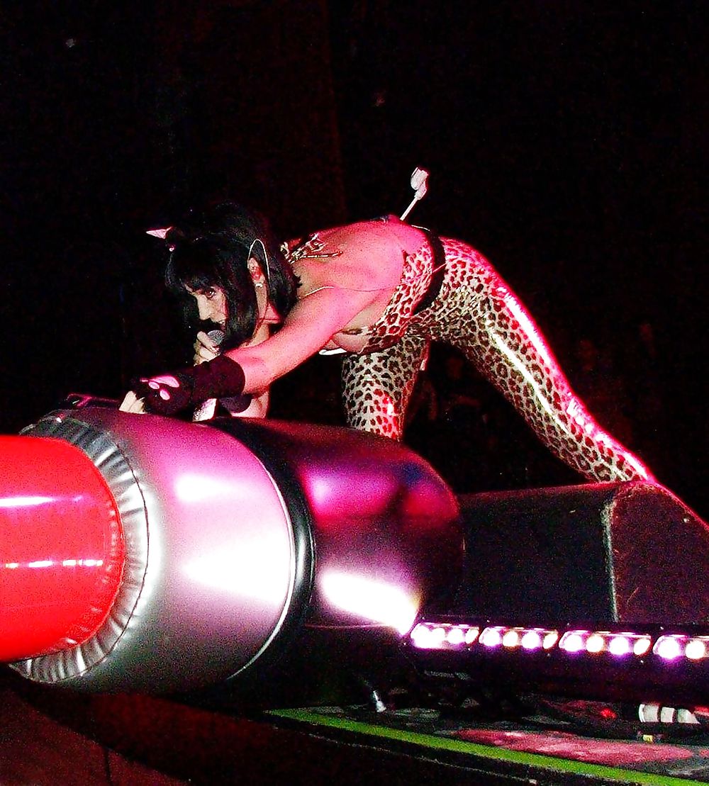Katy Perry Kinky Prop #21829473