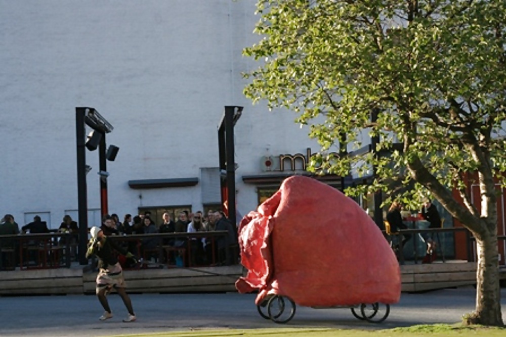 Giant Vulva Bicycle Taxi Is Freudian Wet Dream #8697882