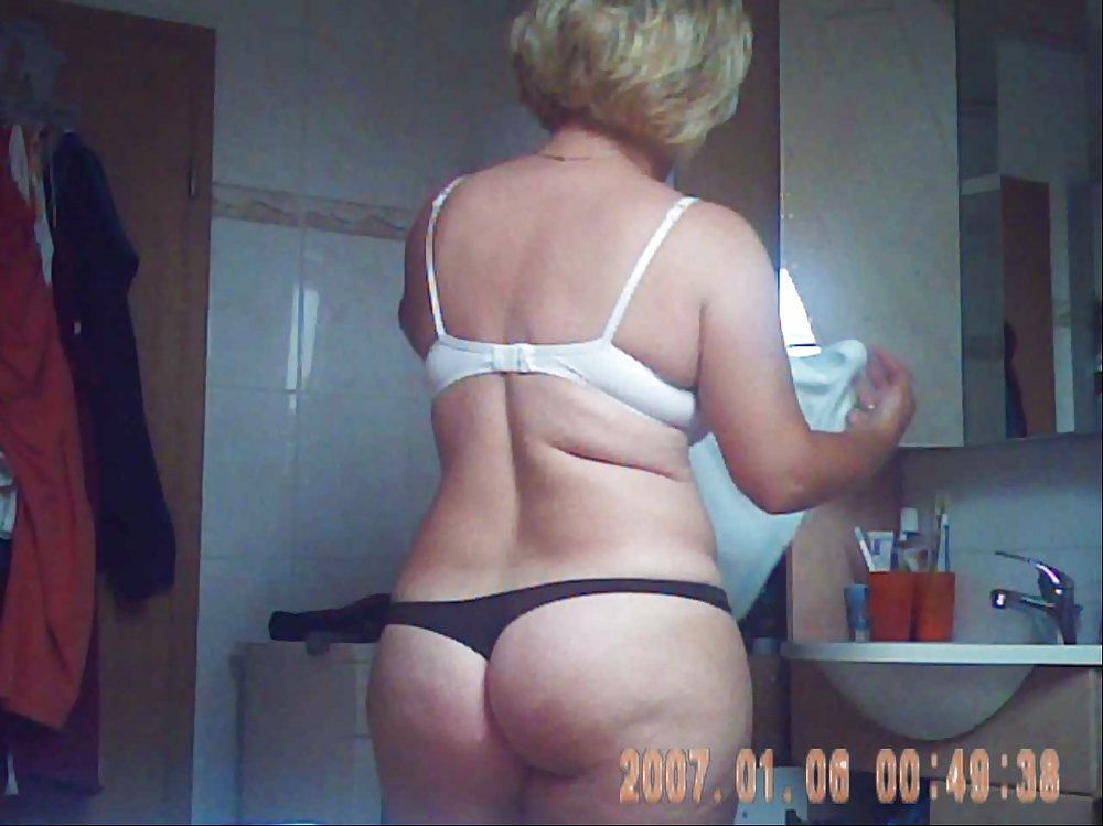 Meiner frau ihr praller Tanga Arsch #9478125