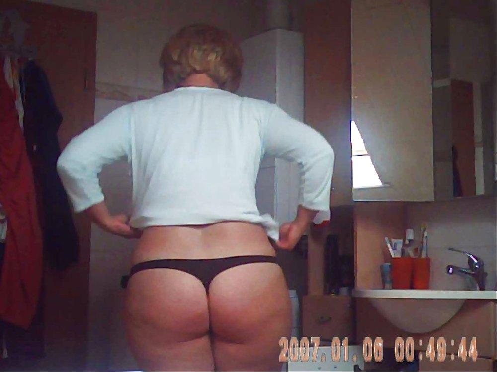 Meiner frau ihr praller Tanga Arsch #9478137