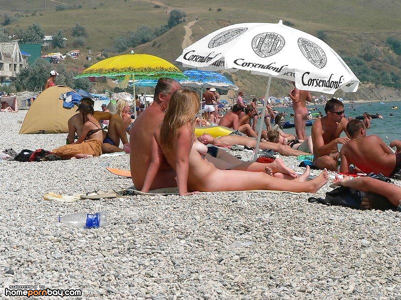La spiaggia nudista è la migliore
 #8941665