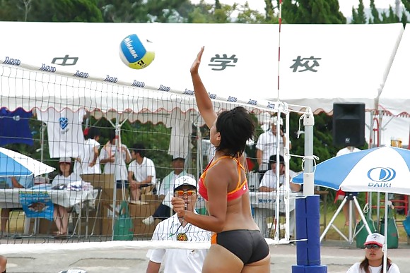 La belleza del voleibol de playa
 #13715441