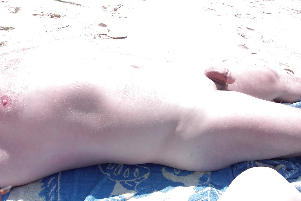 Sur une plage
 #9312835