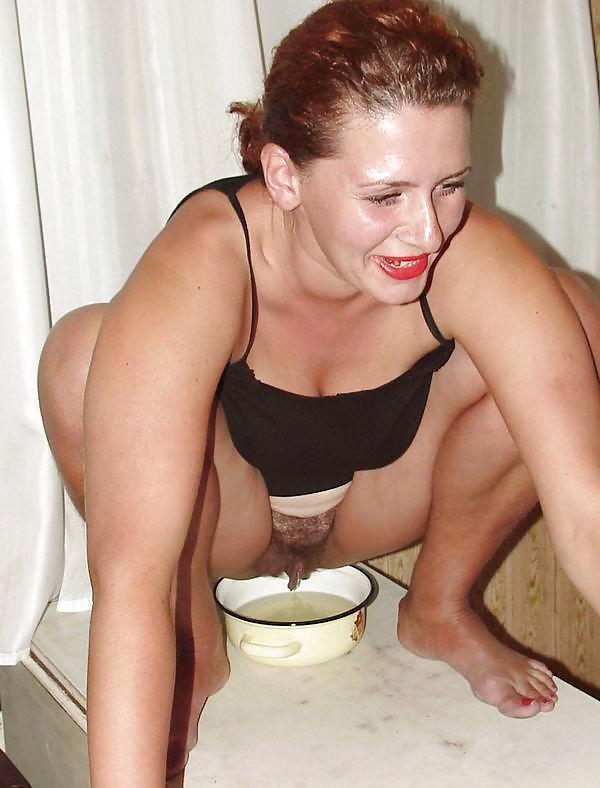 Housewives showing for us #10809635