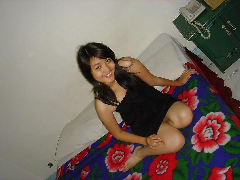 Petite Fille Indonesian #10743752