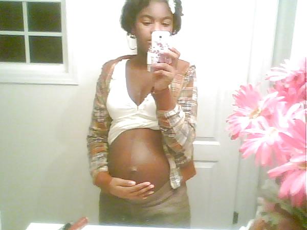 Pregnant #10275451