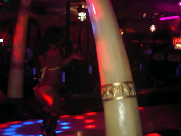 Negra enana stripper
 #2351747