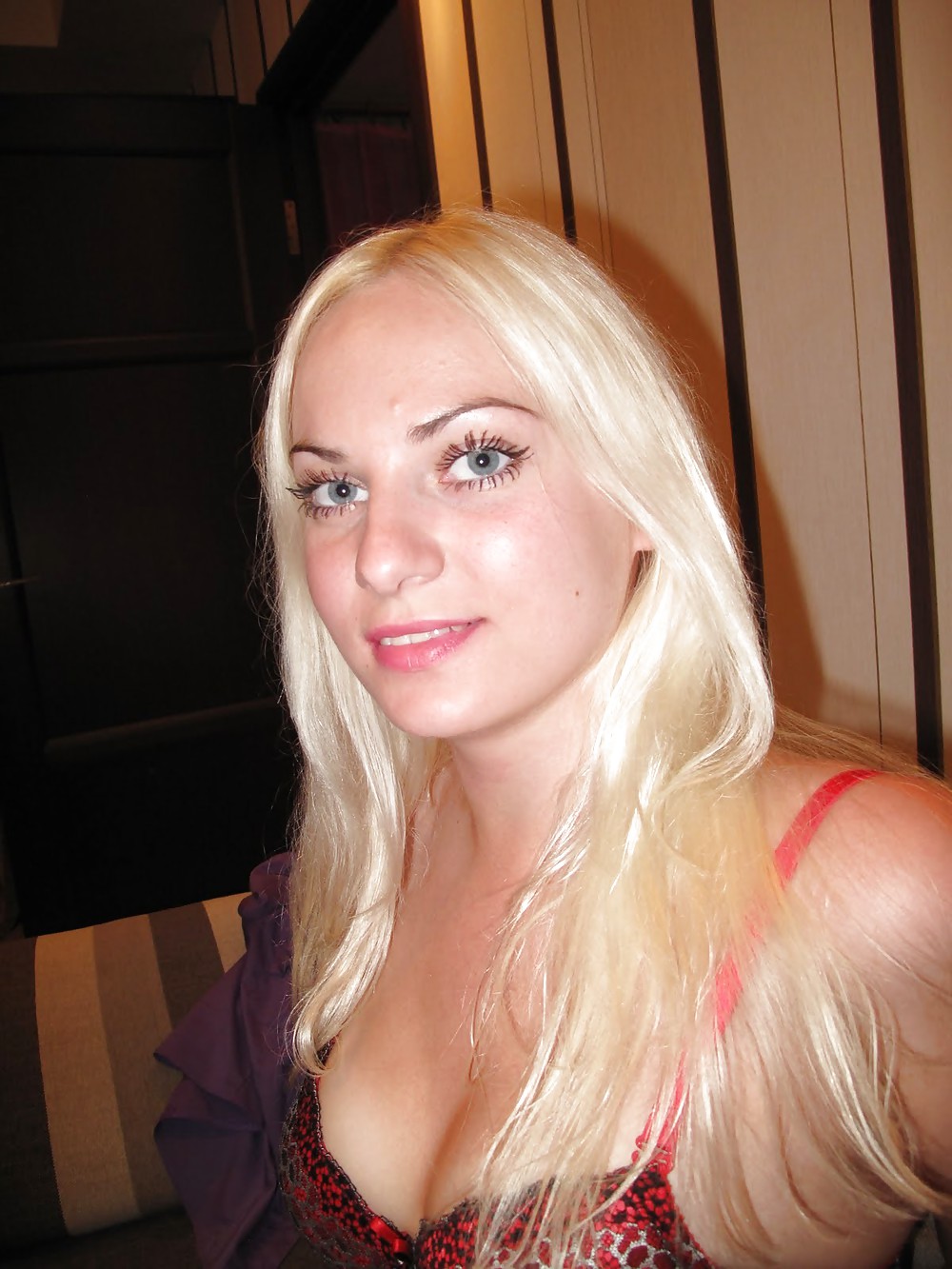 Serina Le Jouet Sexuel Blond #21131743