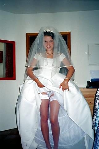 花嫁のスカートの中
 #434327