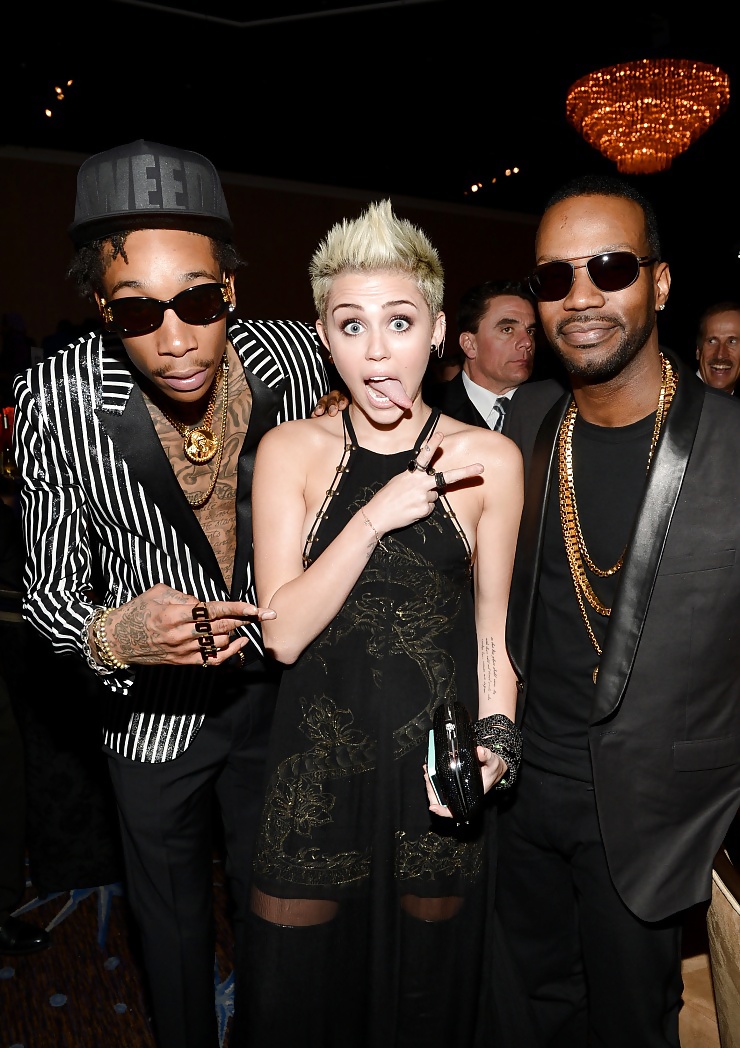 Miley cyrus
 #21227184