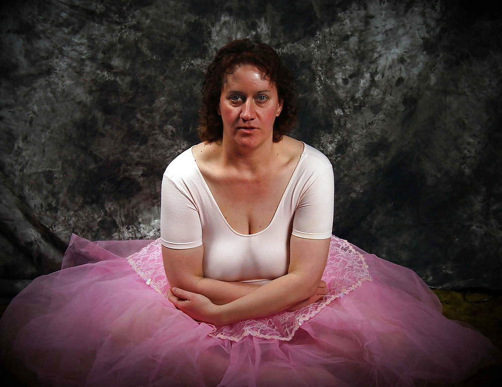 Braless 24.
 #5140476