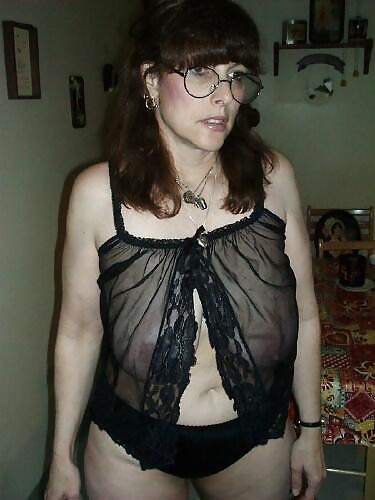 Braless 24.
 #5140493