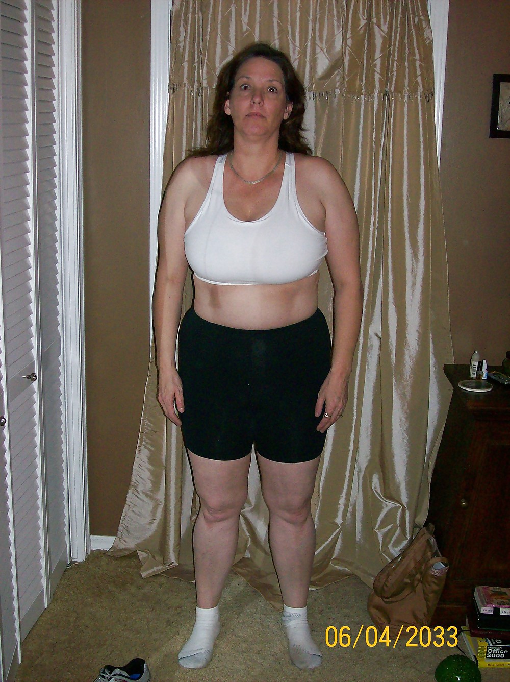 Braless 24.
 #5140504