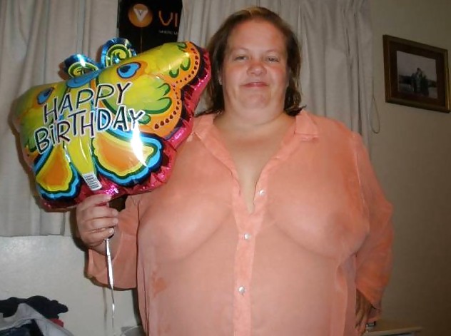 Braless 24.
 #5140575