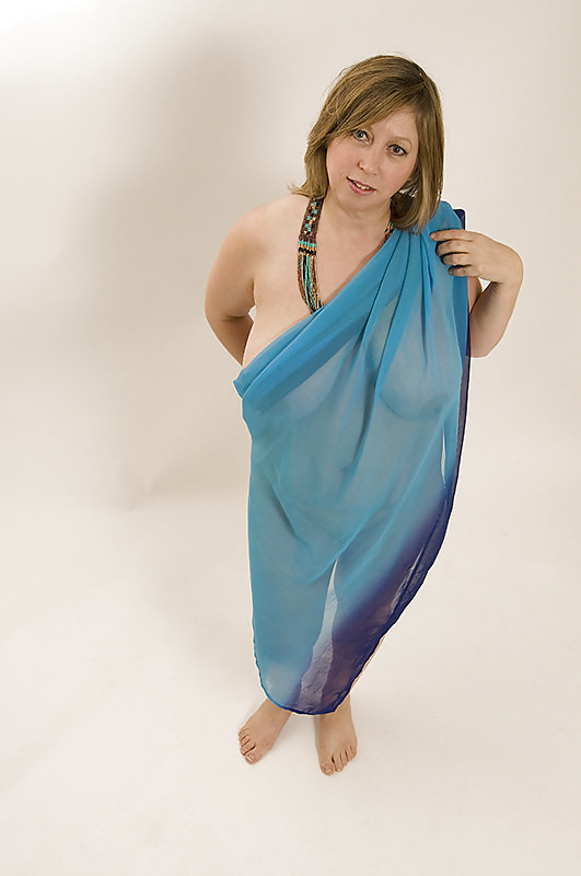 Braless 24.
 #5140607