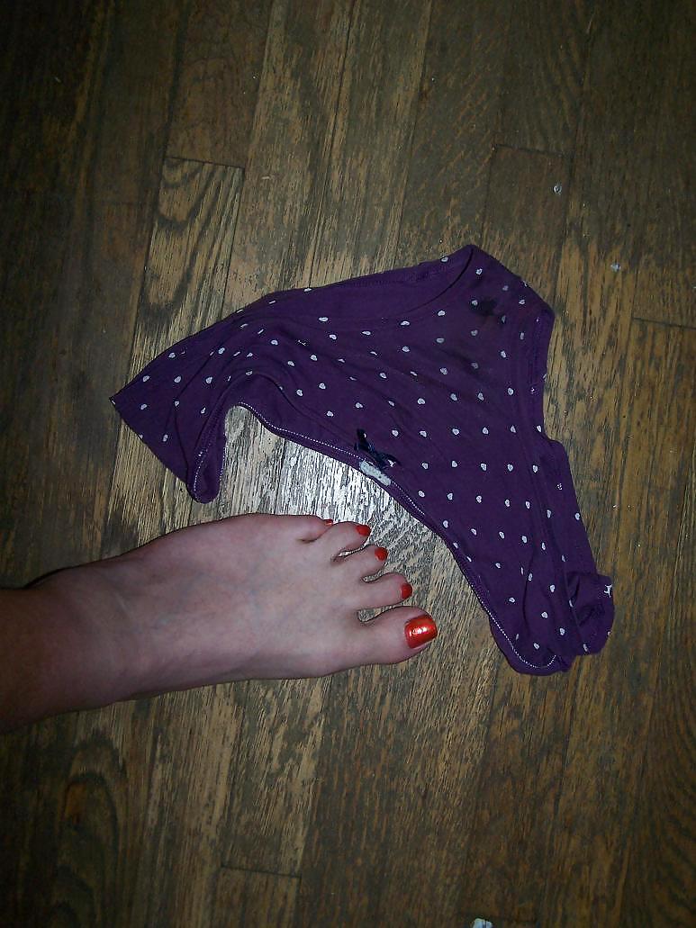 A Pantied and Painted Wank #20985341