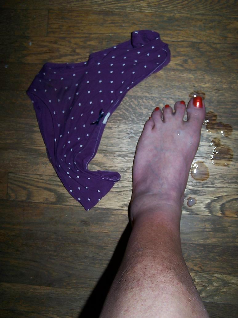 A Pantied and Painted Wank #20985356