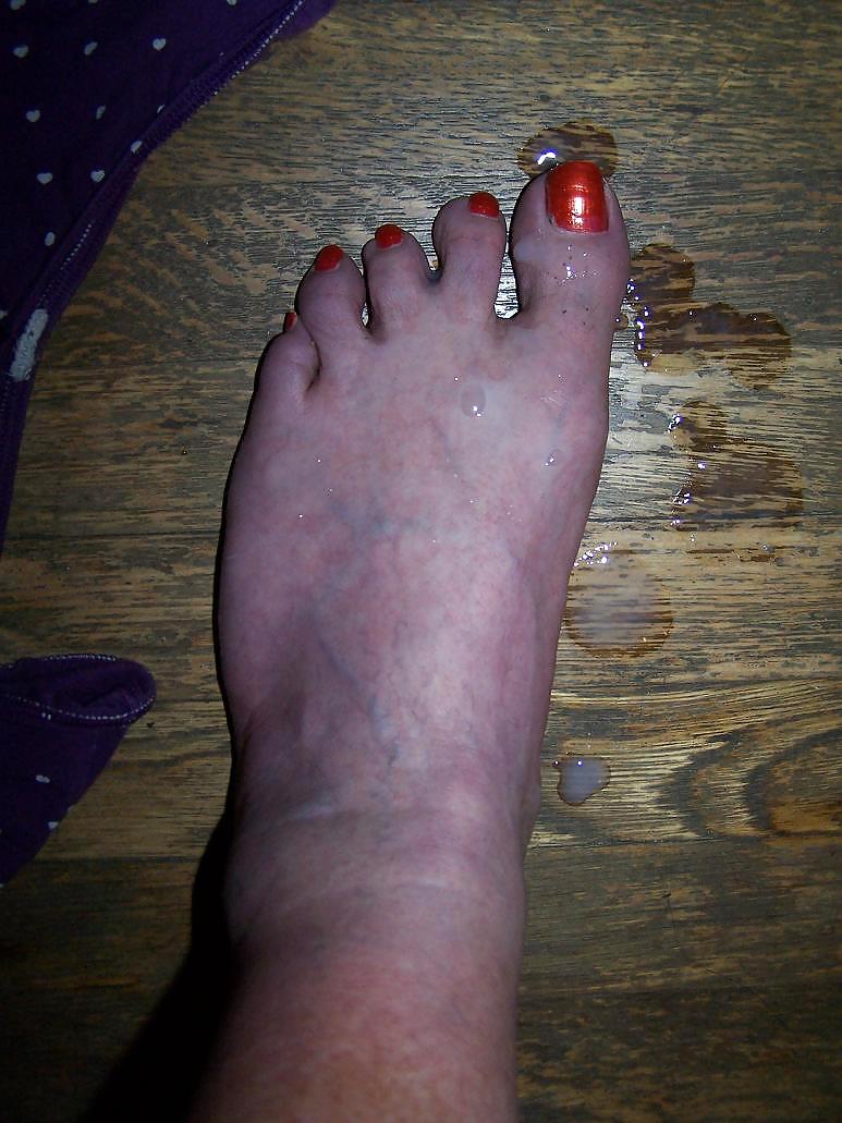 A Pantied and Painted Wank #20985364