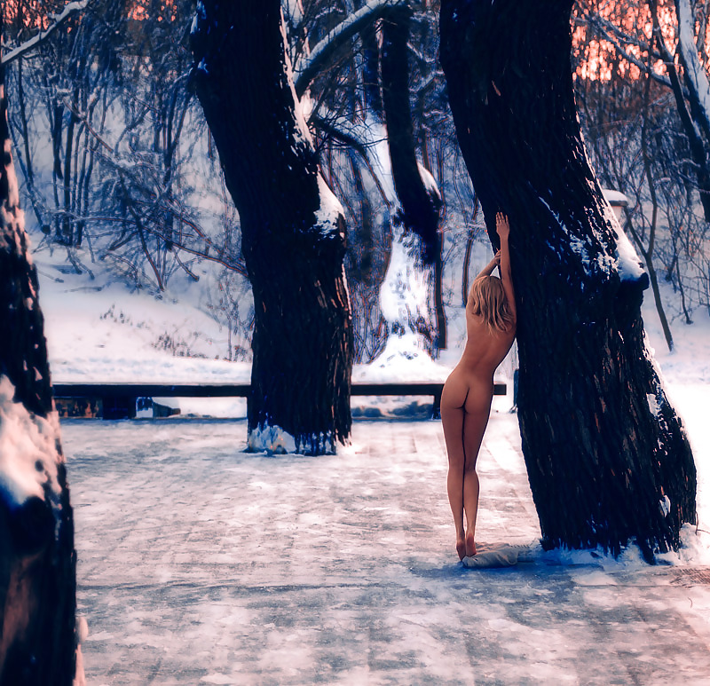 Inverno - la sensuale forma umana
 #15227812