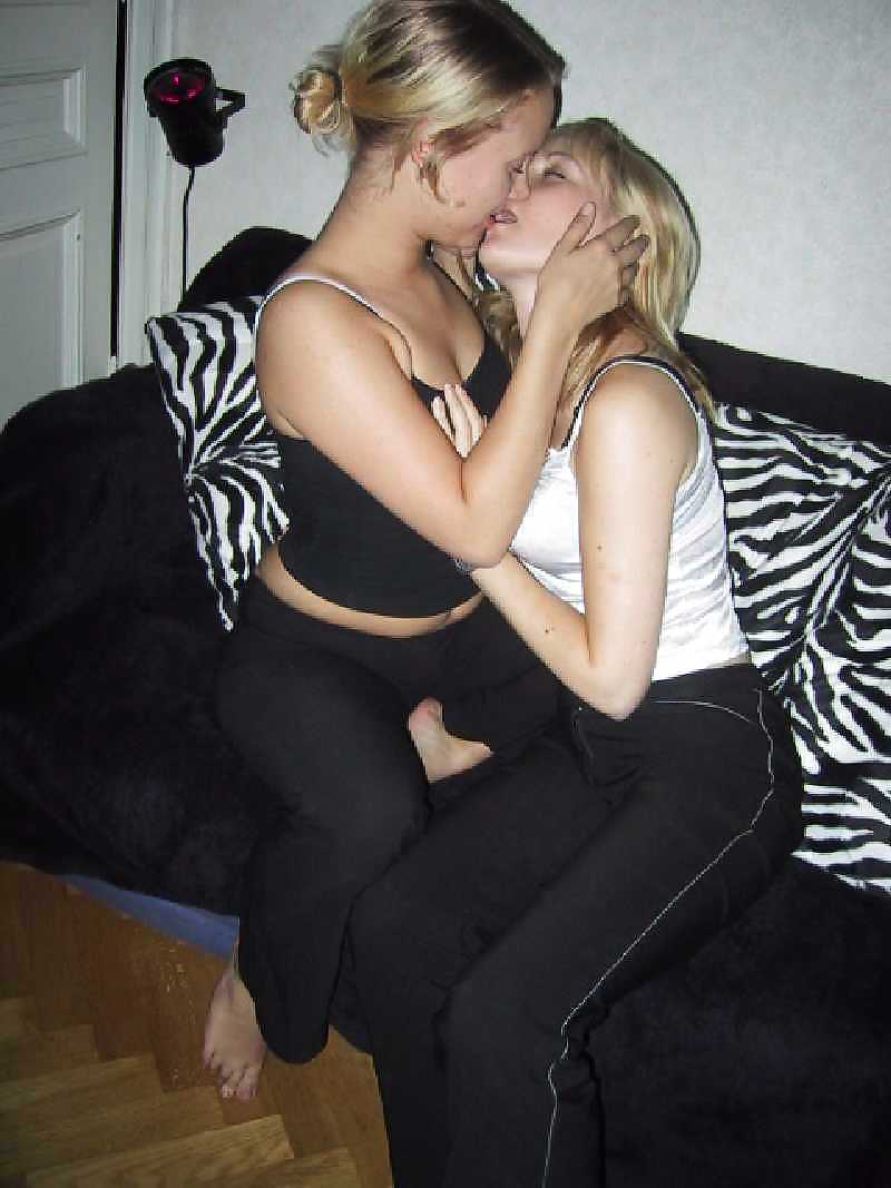 Misc Amat Kissing Girls #875702