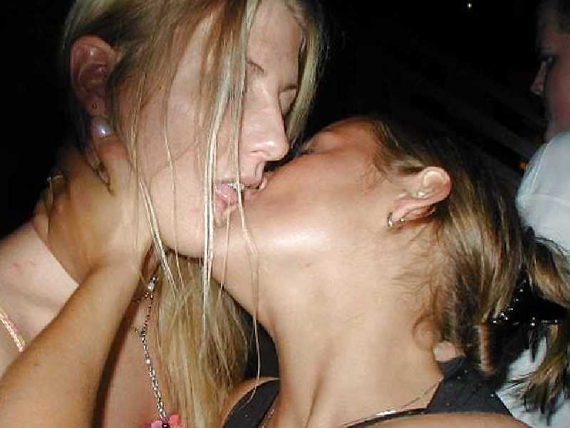 Misc Amat Kissing Girls #875894
